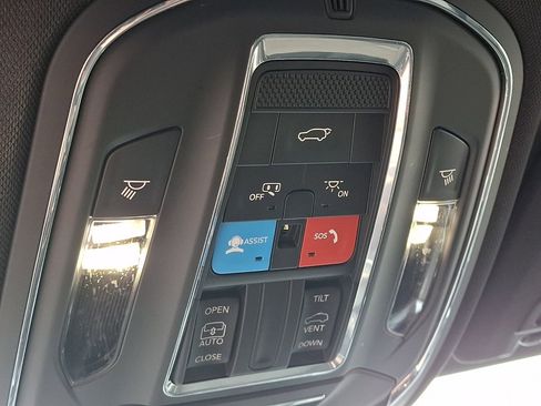 Used 2023 Jeep Grand Cherokee Altitude AWD/4WD image 32