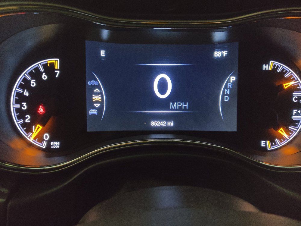 Used 2018 Jeep Grand Cherokee Altitude RWD image 23