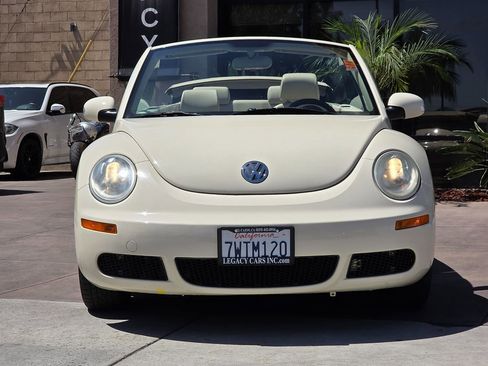 Used 2009 Volkswagen Beetle S image 5