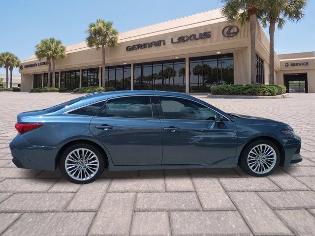 Used 2019 Toyota Avalon Limited FWD image 3
