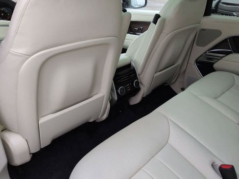 New 2026 Land Rover Range Rover SE image 18