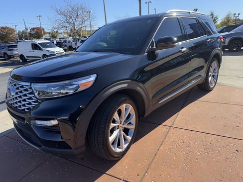 Used 2022 Ford Explorer Platinum w/ Equipment Group 601A image 3