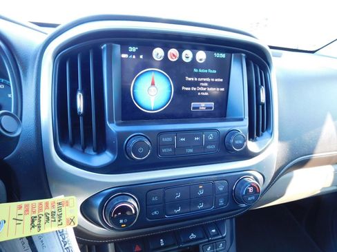 Used 2017 GMC Canyon SLT image 9