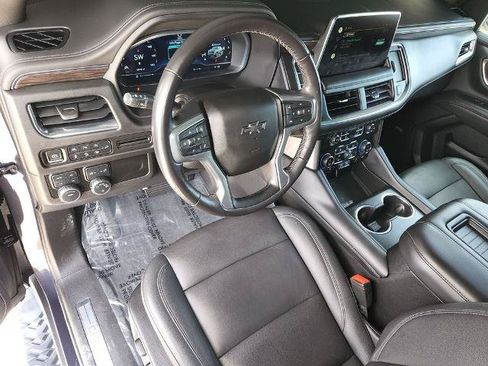 Used 2022 Chevrolet Tahoe Z71 w/ Luxury Package AWD/4WD image 12