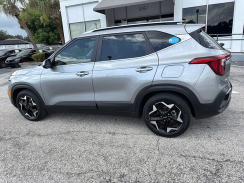Certified 2024 Kia Seltos EX FWD image 4