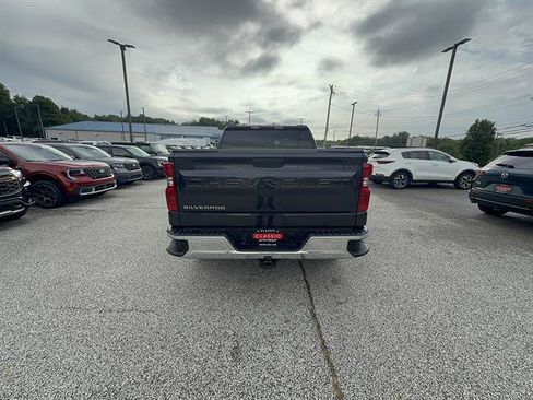 Used 2023 Chevrolet Silverado 1500 LT AWD/4WD image 5