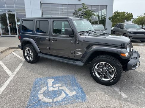 Used 2019 Jeep Wrangler Unlimited Sahara image 37