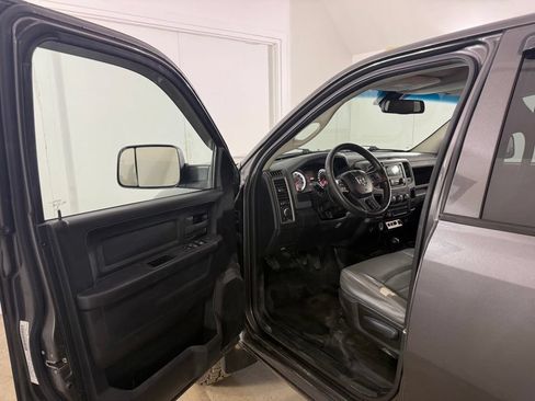 Used 2014 RAM 2500 Tradesman w/ Chrome Appearance Group AWD/4WD image 9