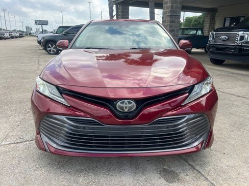 Used 2018 Toyota Camry XLE image 13