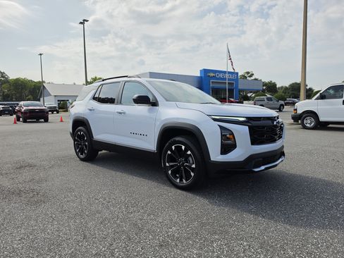 New 2026 Chevrolet Equinox RS w/ Convenience Package III FWD image 2