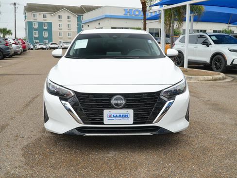 Used 2025 Nissan Sentra SV FWD image 2