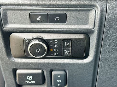 Used 2024 Ford Expedition Limited image 11