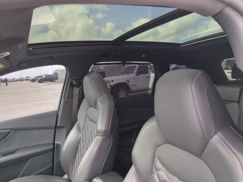 Used 2025 Audi SQ7 Premium Plus w/ Executive Package image 22