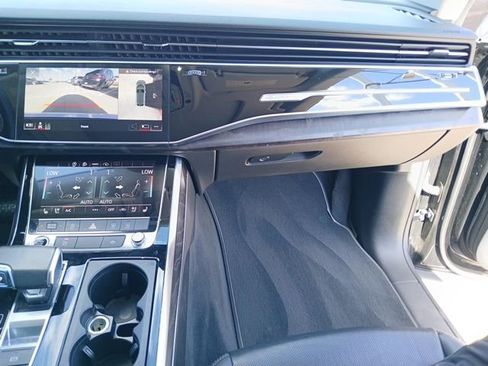 Used 2022 Audi Q8 Premium Plus image 18