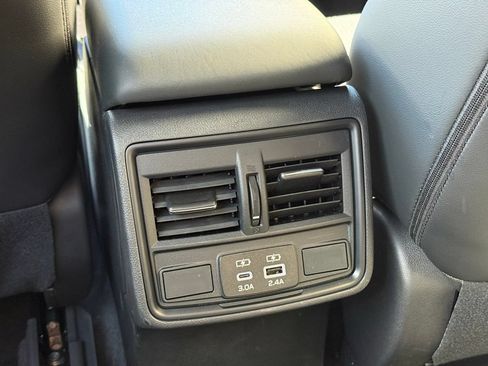 Used 2026 Subaru Forester Premium AWD/4WD image 27