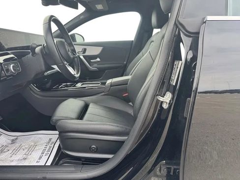 Used 2025 Mercedes-Benz CLA 250 4MATIC image 9