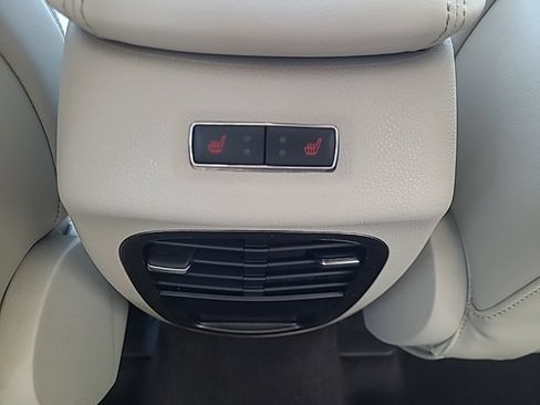 Used 2019 Lincoln MKC Select w/ Select Plus Package AWD/4WD image 19