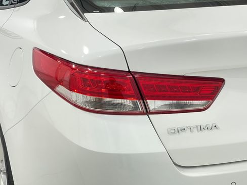 Used 2018 Kia Optima EX FWD image 31