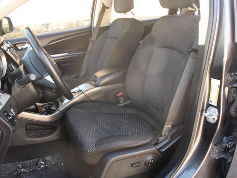 Used 2020 Dodge Journey SE w/ SE Popular Equipment Group FWD image 11