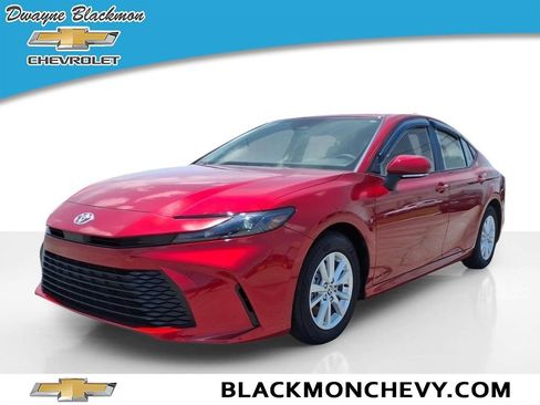 Used 2025 Toyota Camry LE FWD image 7