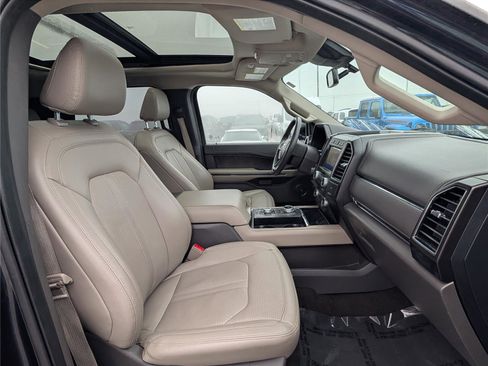 Used 2021 Ford Expedition Limited image 10