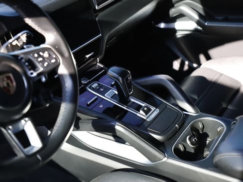 Used 2019 Porsche Cayenne Turbo image 22