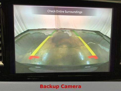 Used 2024 Chrysler Pacifica Touring-L image 20