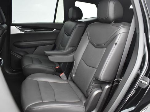 Used 2020 Cadillac XT6 Premium Luxury image 28