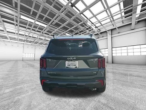 Used 2024 Kia Sorento SX Prestige image 4