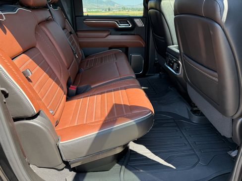 Used 2024 GMC Sierra 3500 Denali Ultimate AWD/4WD image 36