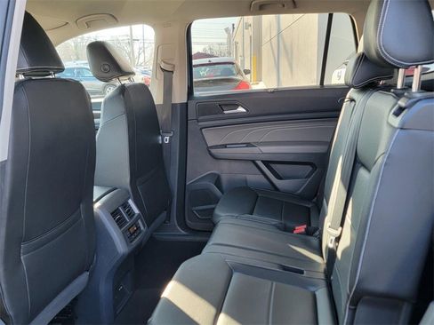 Used 2021 Volkswagen Atlas SE image 16