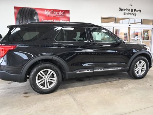 Used 2022 Ford Explorer XLT w/ Equipment Group 202A AWD/4WD image 5