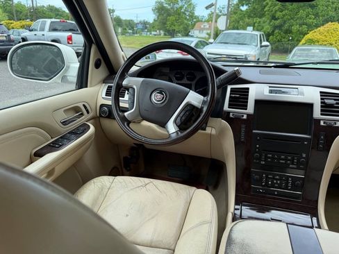 Used 2008 Cadillac Escalade AWD image 13