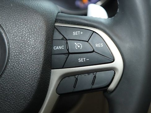 Used 2014 Jeep Grand Cherokee Laredo w/ 18" Wheel & 8.4" Radio Group AWD/4WD image 21