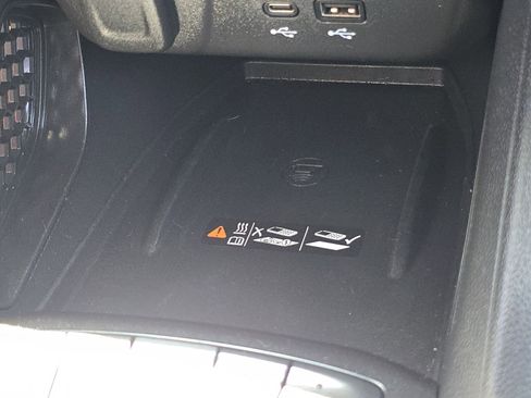 Used 2024 Chevrolet TrailBlazer LT w/ Convenience Package FWD image 9