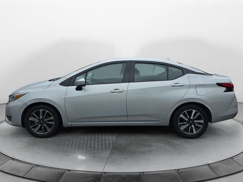 Used 2025 Nissan Versa SV FWD image 2
