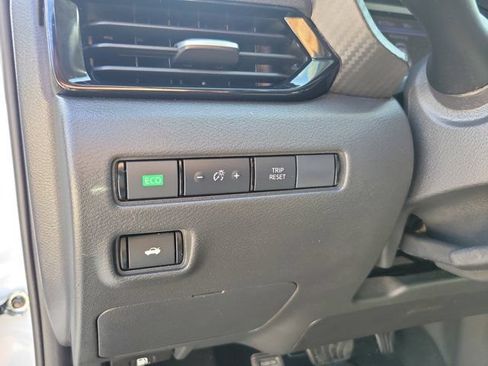 Certified 2025 Nissan Sentra SV FWD image 23