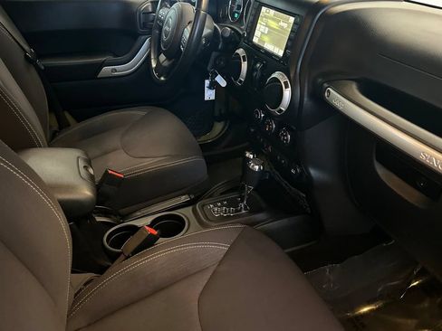 Used 2013 Jeep Wrangler Unlimited Sahara w/ Connectivity Group AWD/4WD image 16