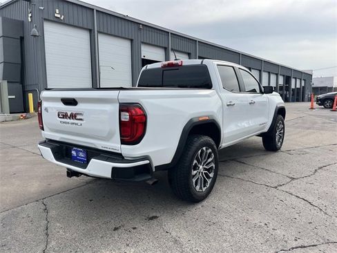 Used 2024 GMC Canyon Denali image 3