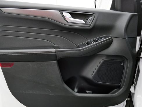 Used 2023 Ford Escape SE FWD image 13