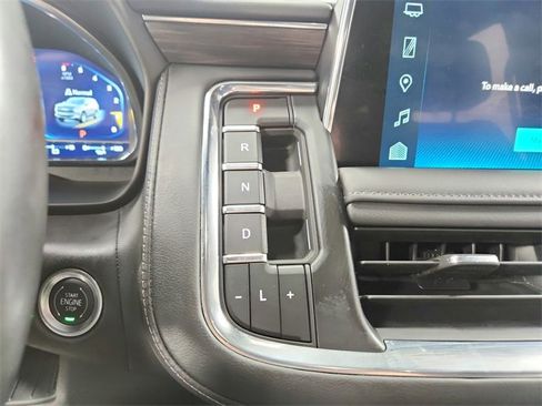 Used 2024 Chevrolet Suburban LT w/ Luxury Package image 27