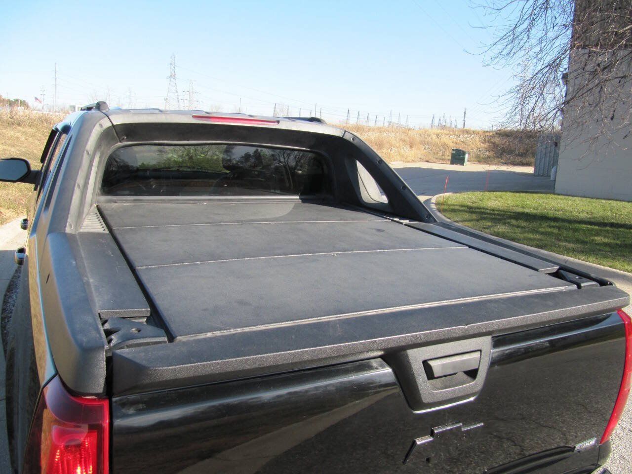 Used 2008 Chevrolet Avalanche LTZ w/ LTZ Preferred Equipment Group AWD/4WD image 17