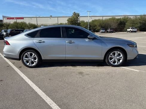 Certified 2025 Honda Accord LX image 6