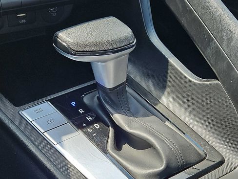 Used 2024 Hyundai Elantra SEL FWD image 14