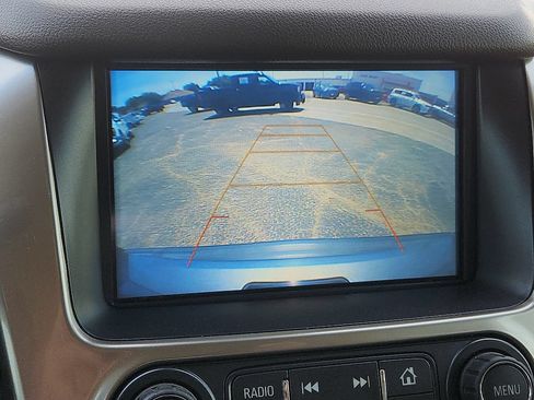 Used 2018 Chevrolet Suburban LT w/ LT Signature Package AWD/4WD image 8