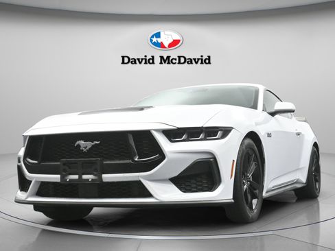 Used 2025 Ford Mustang GT RWD image 25