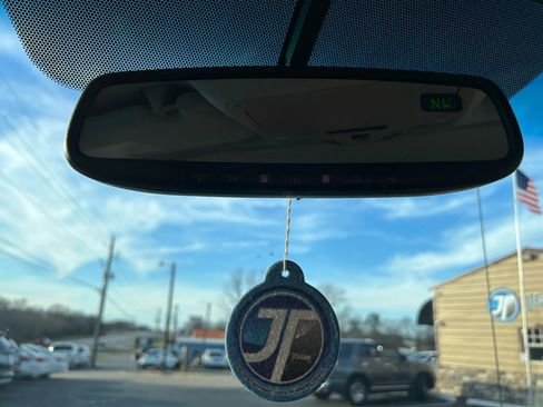 Used 2012 Toyota Sienna XLE image 21