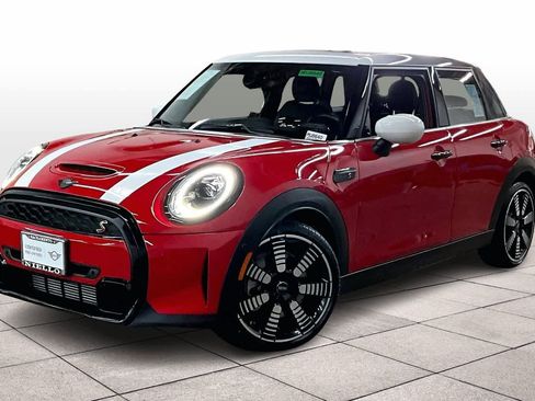 Used 2024 MINI Cooper S image 1