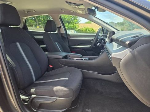 Used 2025 Hyundai Sonata SEL FWD image 29