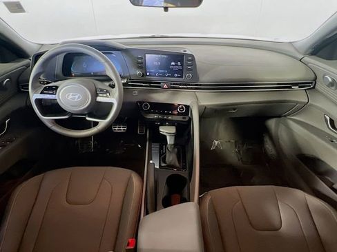 Used 2025 Hyundai Elantra Sport image 28